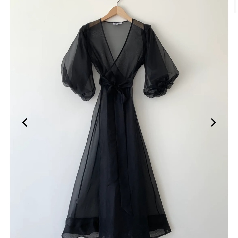 Kamperett Midi silk dress in black size small!